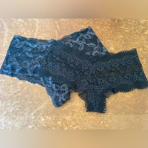 MEDIUM  VICTORIA'S SECRET lace  Cheeky panties euc